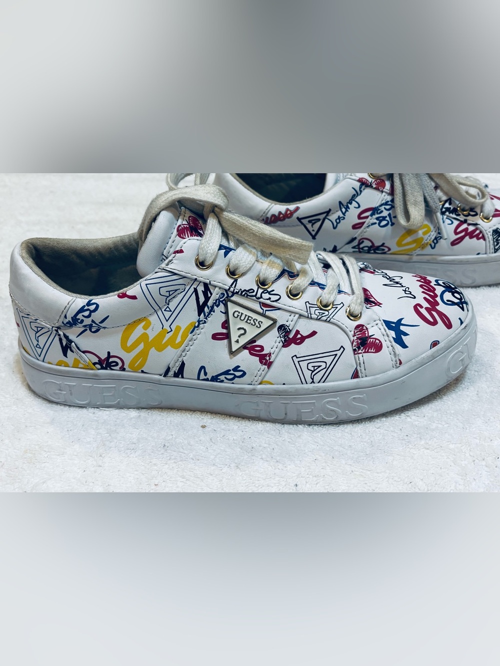 Unique And Stylish Graffiti Sneakers By Guess - Size 7.5M - Box 13